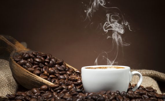 Bere caffè in gravidanza può causare sovrappeso nei bambini
