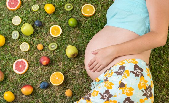 In gravidanza: cosa mangiare e quanto