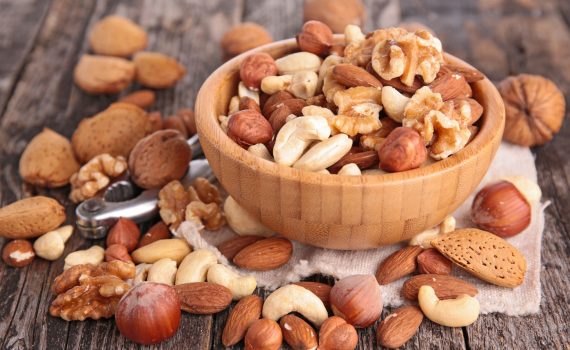 Frutta secca in gravidanza: migliore sviluppo neuropsicologico infantile 