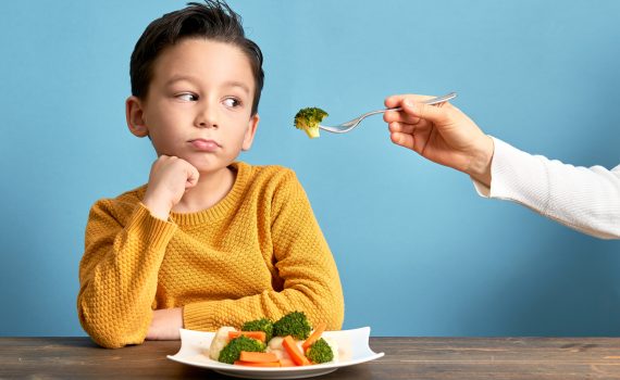 Per far consumare più verdure ai bambini, basta offrirne più tipi insieme