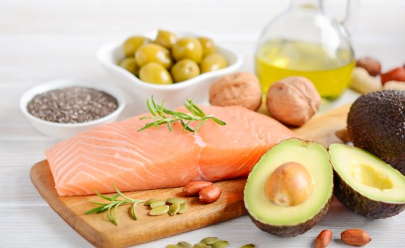 La dieta Chetogenica può far bene solo a piccole dosi. A lungo termine gli effetti sono negativi.