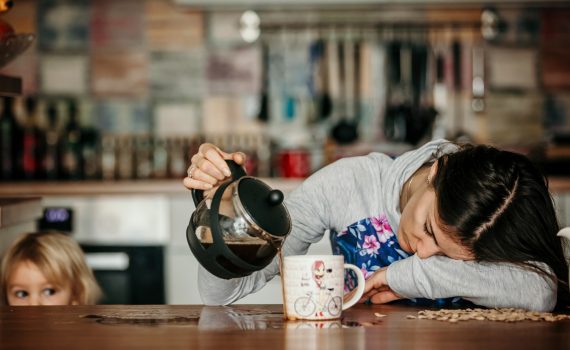 Un buon caffè forte al risveglio? Meglio dopo colazione…