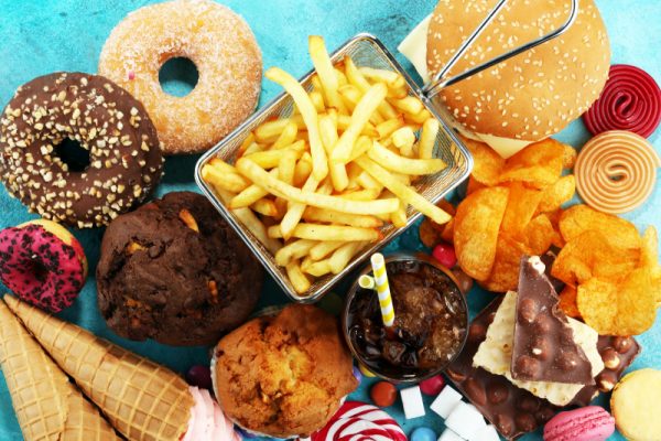 Cibo ultra-processato e obesità infantile: il lato oscuro del piacere alimentare