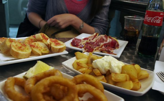 Recomendações para comer fora de casa e evitar a obesidade