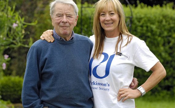 Terapia genética oferece resultados animadores no tratamento de Parkinson avançado