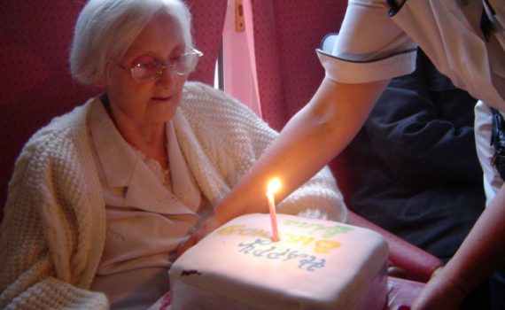 Tendências no cuidado formal e informal de idosos na Islândia