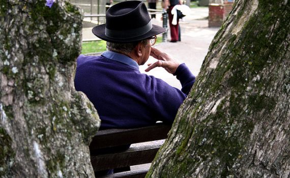 É preciso mais compromisso do Estado para o cuidado de idosos no Chile
