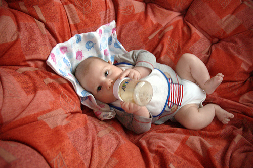 Estados Unidos estabelece níveis mínimos de segurança para a fórmula infantil