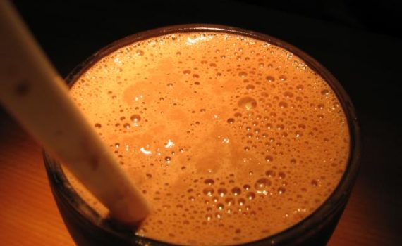 Criada vitamina com alto potencial antioxidante utilizando caqui