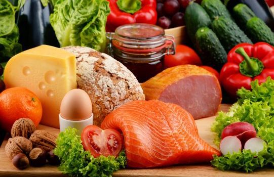 Recomendações ao cozinhar frango e ovos