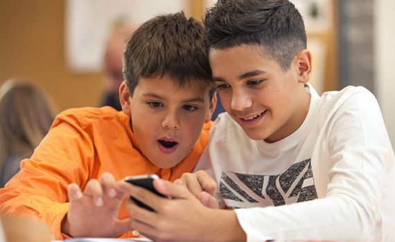 Usar ou não o celular em sala de aula?