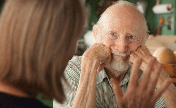 Desenvolvimento de proteína anômala no cérebro é uma alerta para o início do Alzheimer