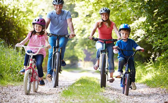 Realize atividade física em família