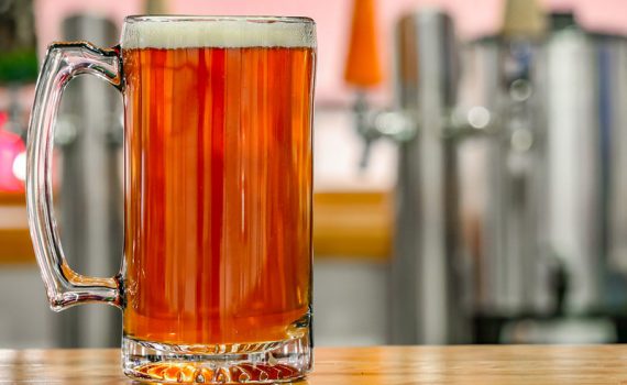 Em Lisboa, buscam voluntários para beber cerveja