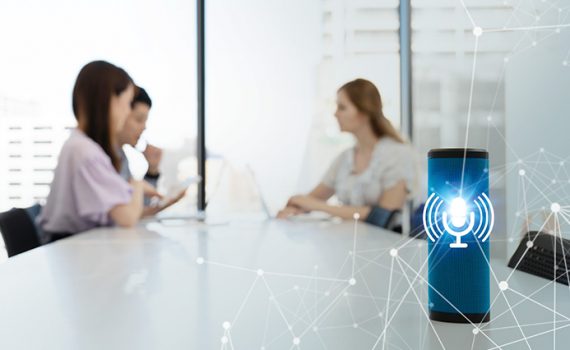 Usar assistentes de voz na aula de idiomas