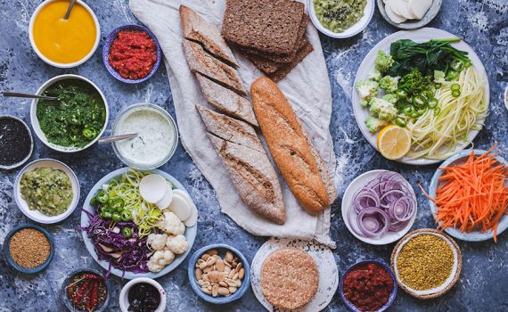 Comer cinco vezes ao dia ajuda a emagrecer?