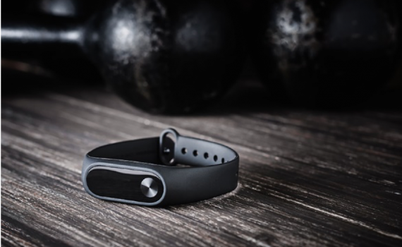 A pulseira que alerta contra o risco de contágio