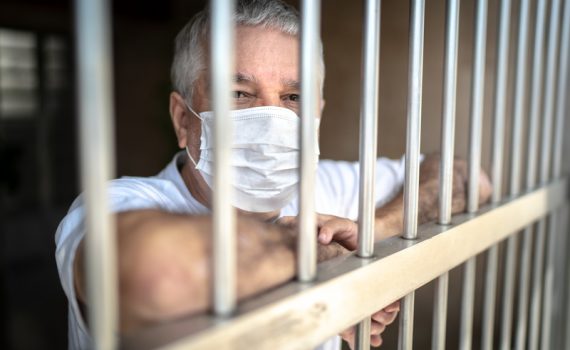 Riscos de confinamento em idosos