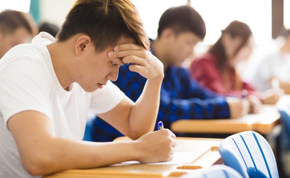 Para entrar na universidade, chineses devem passar pelo “gaokao”