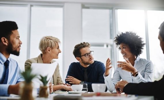 Direção de modelos multiculturais