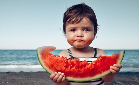 Os perigos do açúcar para crianças com menos de dois anos