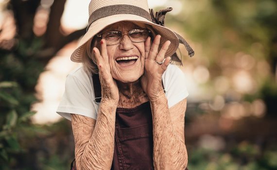 A invisibilidade das mulheres idosas