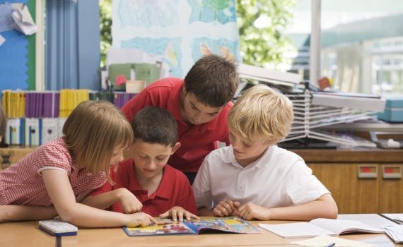 Quais são os benefícios da leitura de quadrinhos?