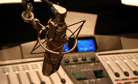 Projeto LOVEDISTANCE apresenta cursos acadêmicos como podcasts