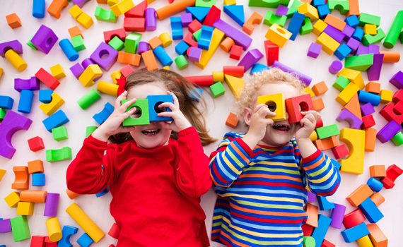 Brinquedos educativos e sustentáveis ​​para este Natal