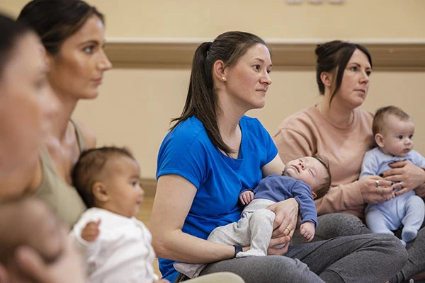 Os adultos podem aprender idiomas como os bebês?