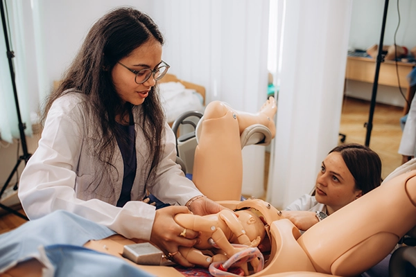 Transformando o cuidado materno: segurança do paciente por meio de simulação clínica
