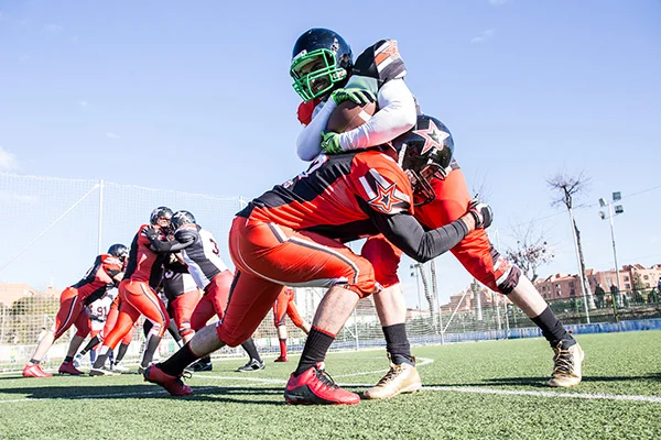 Traumatismos cranianos repetidos: alterações celulares e perda neuronal precoce em jovens atletas