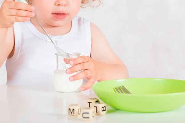 Probióticos e saúde digestiva infantil: o que dizem as evidências sobre o seu papel na prevenção e tratamento da diarreia e da obstipação