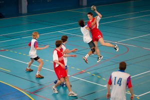 ¿La fecha de nacimiento es una ventaja para sobresalir en balonmano?