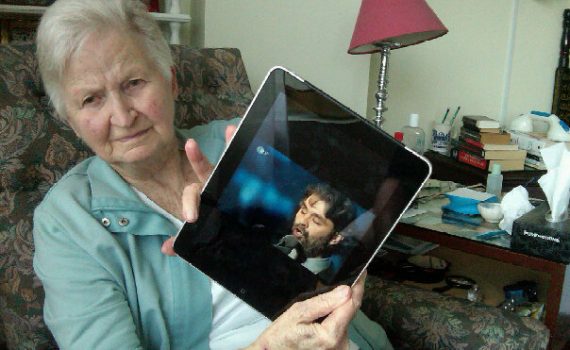 Aumenta el número de usuarios de la tercera edad en las redes sociales.