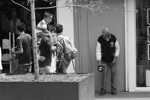 Presentan estudio sobre el maltrato a  personas mayores en Chile