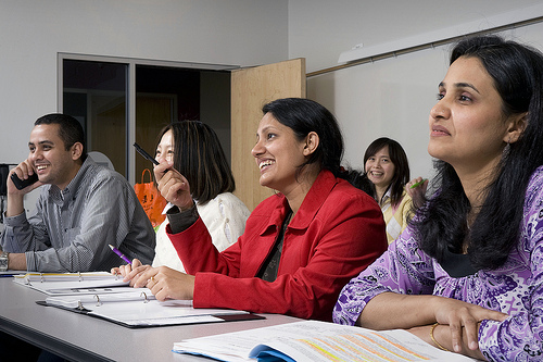 Tesis: Plan de estudios para desarrollar la competencia comunicativa en tres estudiantes de español como lengua extranjera