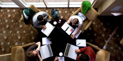 Simposio en Brasil reúne investigadores de distintos temas