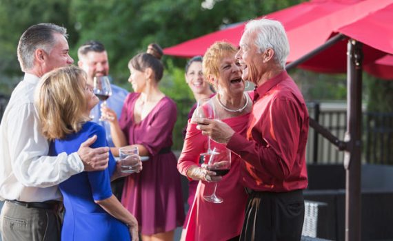 La interacción social puede beneficiar a pacientes con demencia