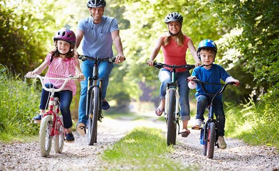 Realice actividad física en familia