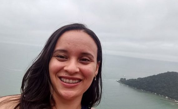 Natalí de Oliveira, ganadora del IV Concurso Publicación Solidaria de FUNIBER