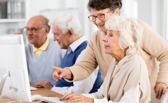 Medidas para potenciar el uso de las TIC entre los adultos mayores