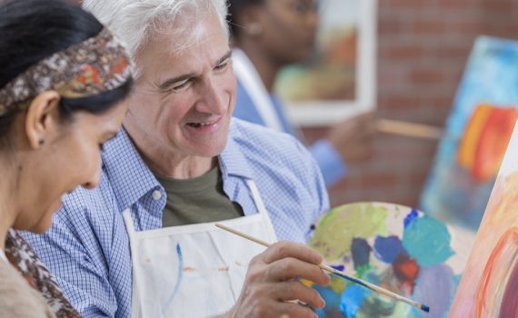 Los beneficios de la práctica del arte en las personas de la tercera edad