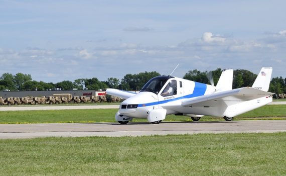 El primer coche volador se pondrá a la venda este mes de octubre