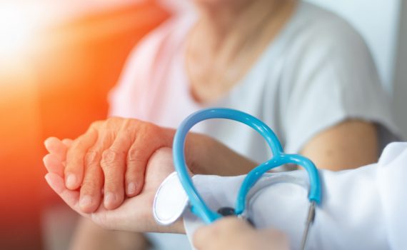 Se desaconseja el uso de sondas nasogástricas en personas con demencia avanzada