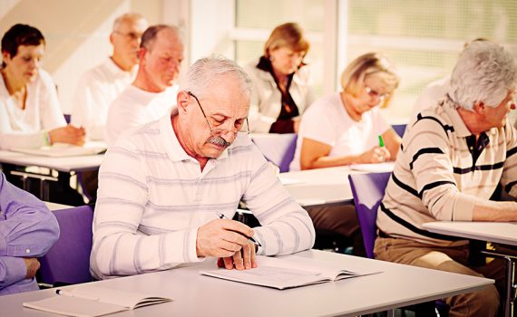 Debate: cómo lograr el empoderamiento de los adultos mayores