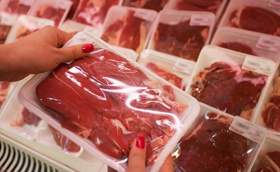 Estudio cuestiona los riesgos asociados con el consumo de carne roja