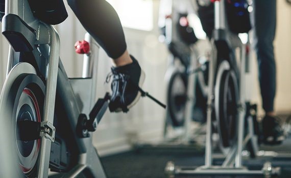 Escuela española pone pedales en las aulas