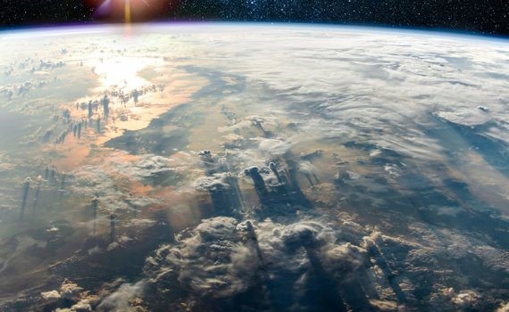 Mancha caliente se mueve por el Pacífico