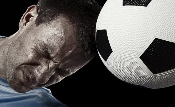 Buscan a futbolistas para participar en estudio sobre el Alzheimer